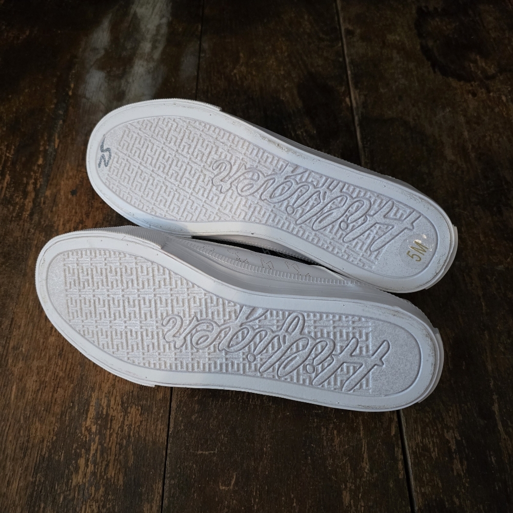Tommy Hilfiger White Casual Sneaker Shoes New Without Box Girls Sz 5 Retro Y2K - Picture 9 of 9
